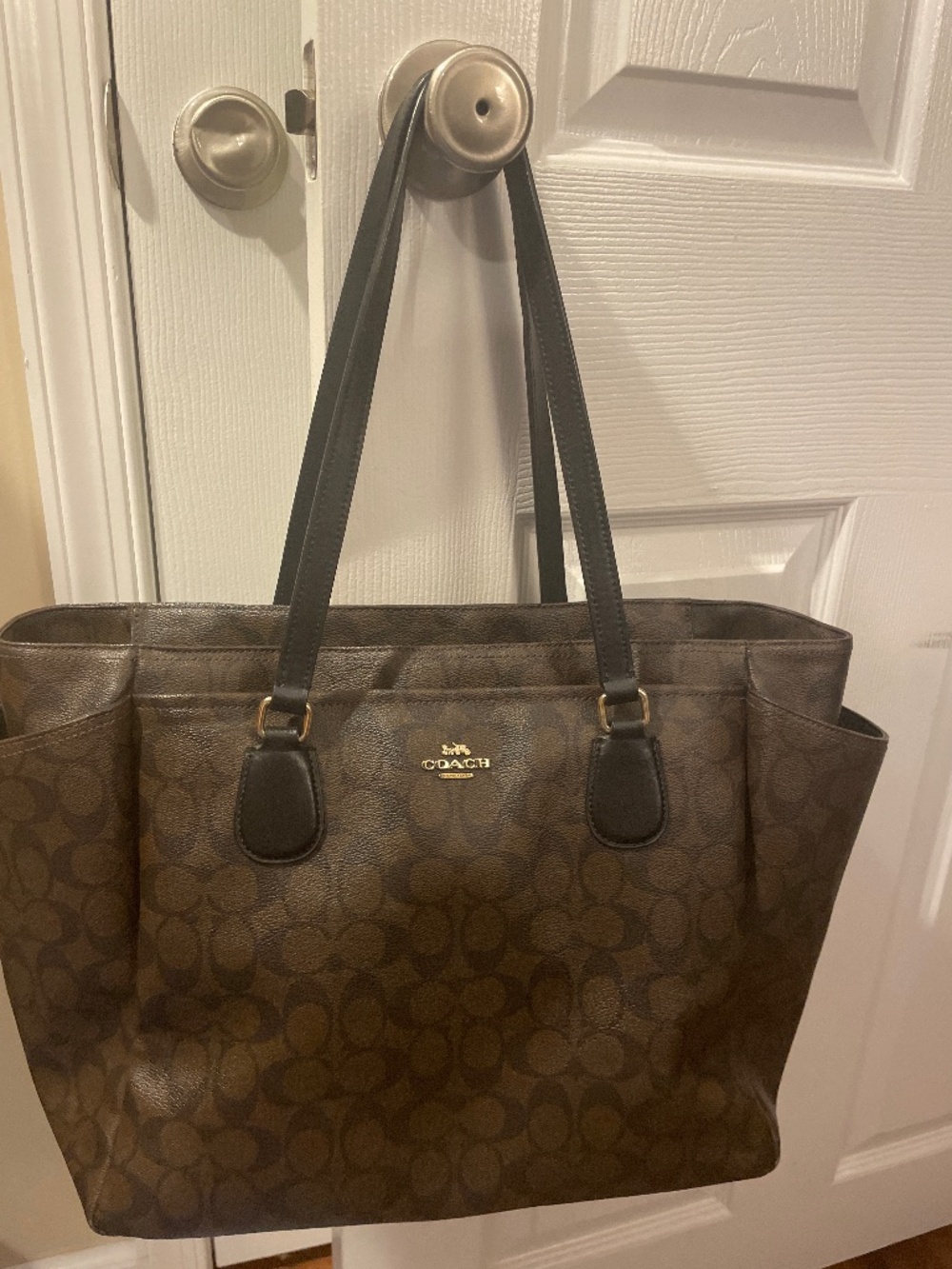 Coach classic leather pattern essential tote